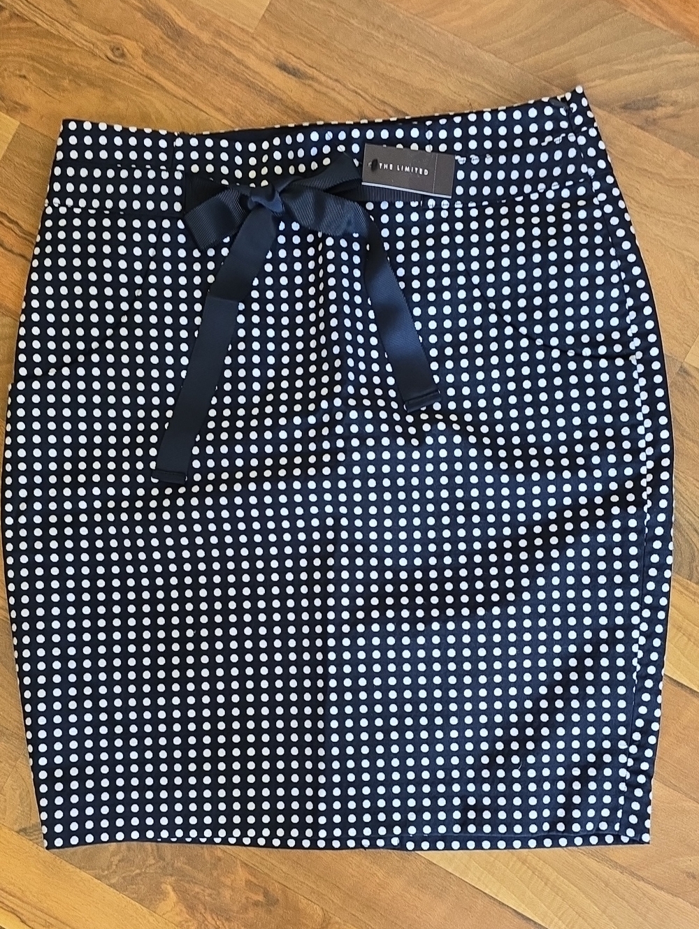 The Limited NWT Navy and White Polka Dot Pencil Skirt with Ribbon Tie Waist Sz 0